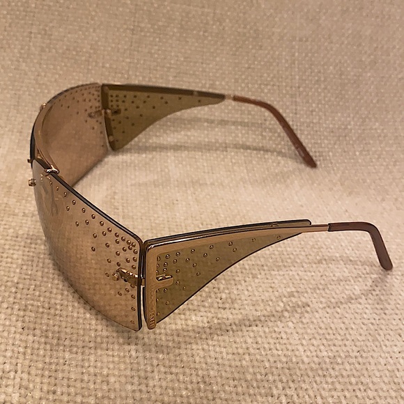 Fendi Accessories - 🍂Authentic FENDI sunglasses!